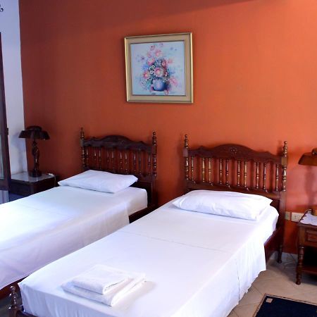 Hotel Bavaria อะซุนซิออง ภายนอก รูปภาพ