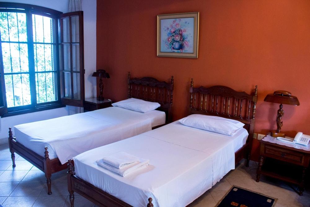 Hotel Bavaria อะซุนซิออง ภายนอก รูปภาพ