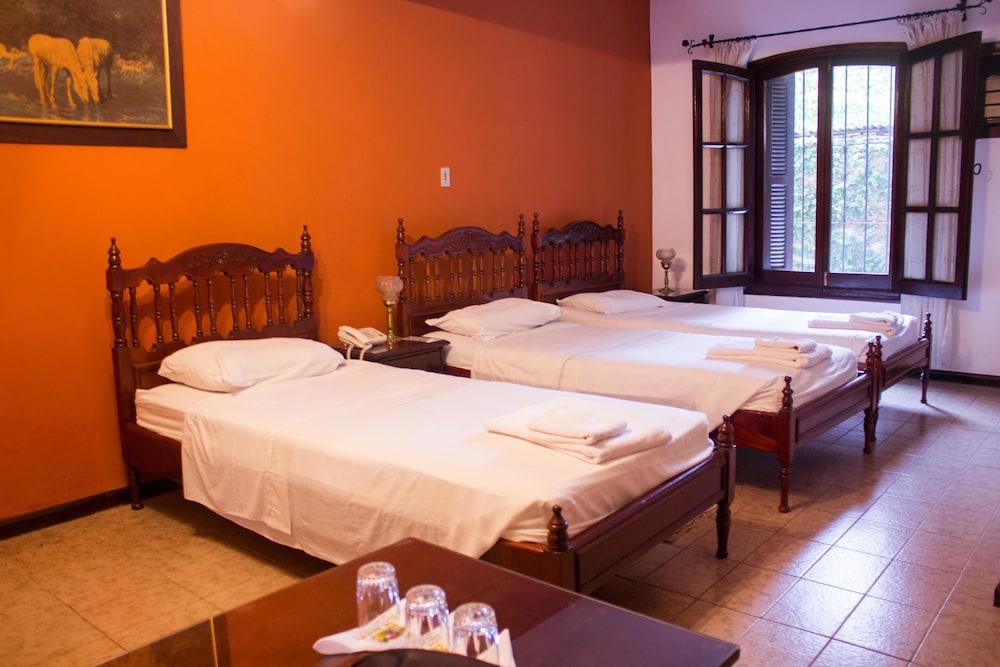 Hotel Bavaria อะซุนซิออง ภายนอก รูปภาพ