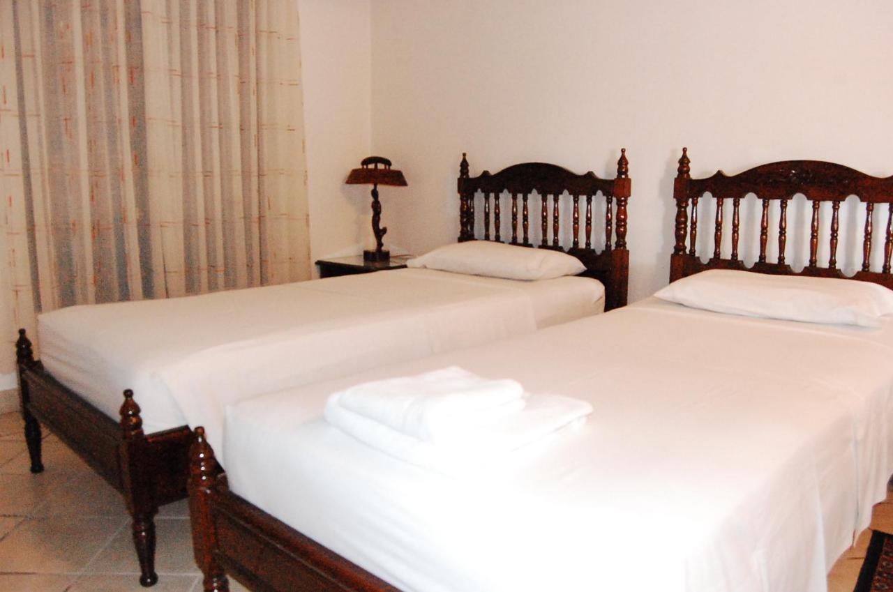 Hotel Bavaria อะซุนซิออง ภายนอก รูปภาพ